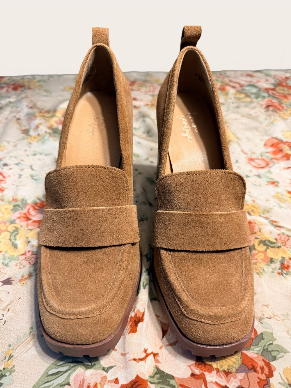 Crown Vintage Tan Suede Block Heel Loafer Old Money Librarian | Size 9 - Picture 4 of 5